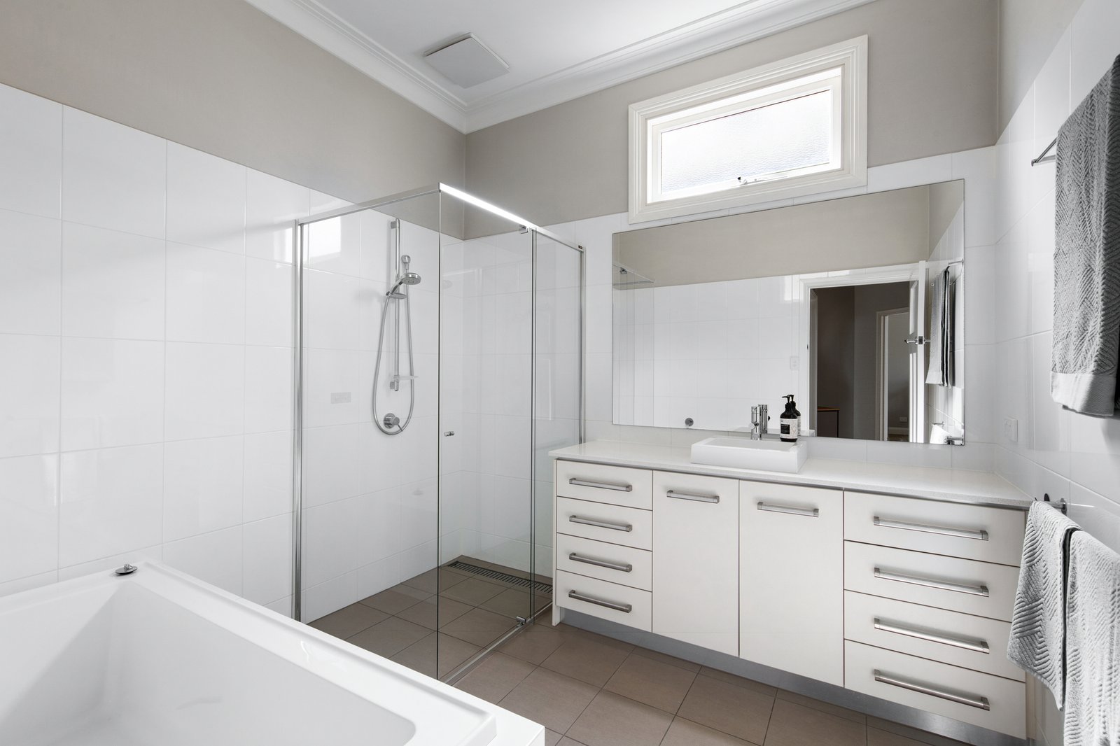 Real Estate and Property in 6 Shakespeare Avenue, Preston, VIC