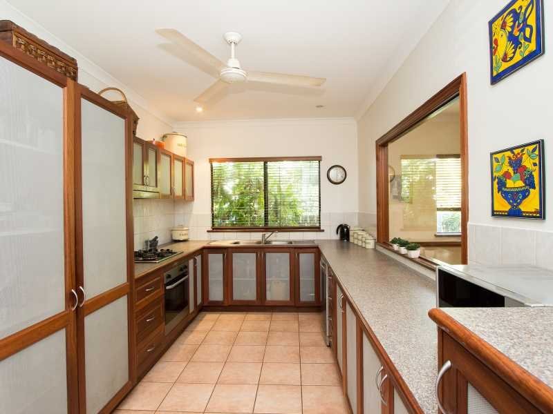 6 Shearwater Crescent DJUGUN 9