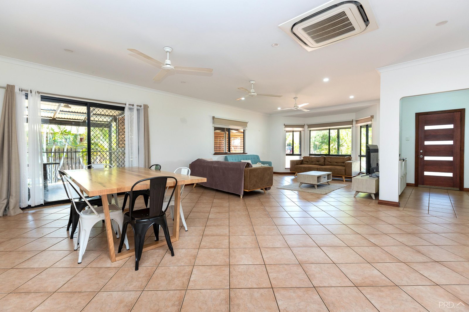 6 Shearwater Crescent DJUGUN 4