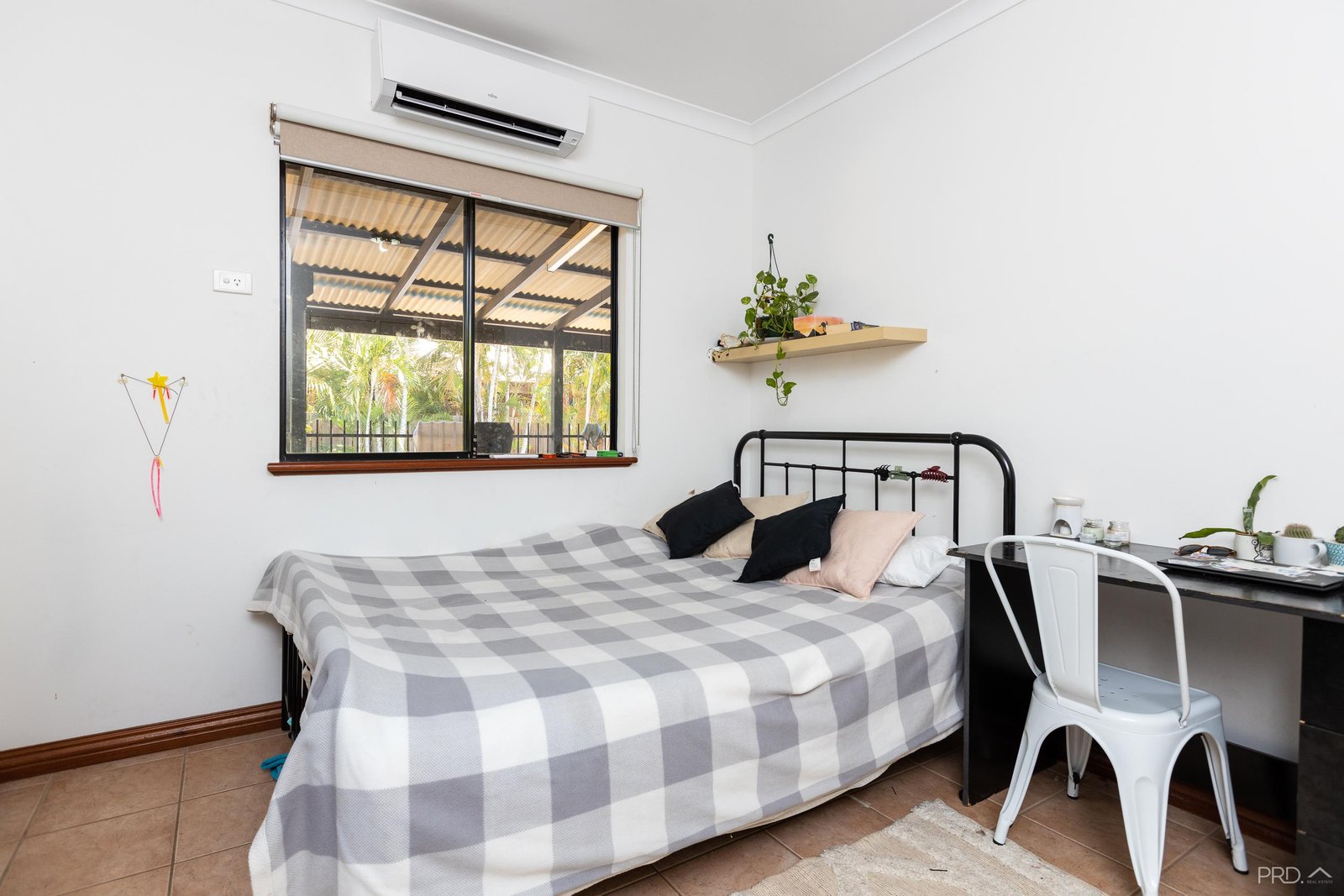 6 Shearwater Crescent DJUGUN 11