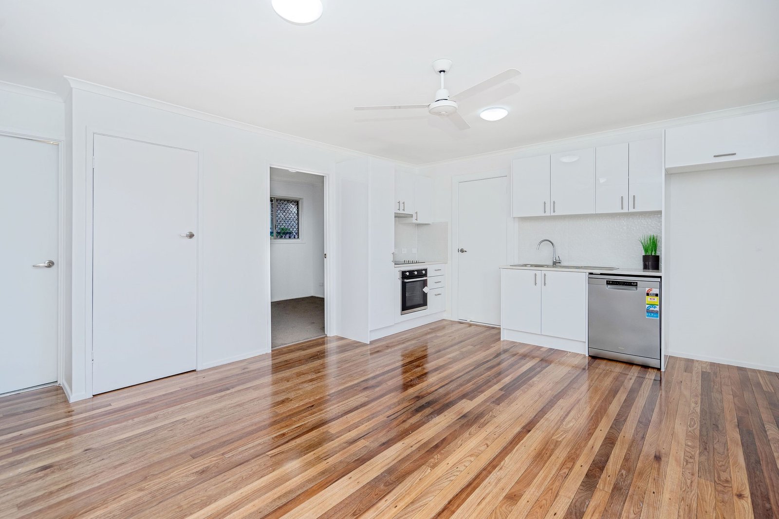 6 Shillito Street SOUTHPORT 6