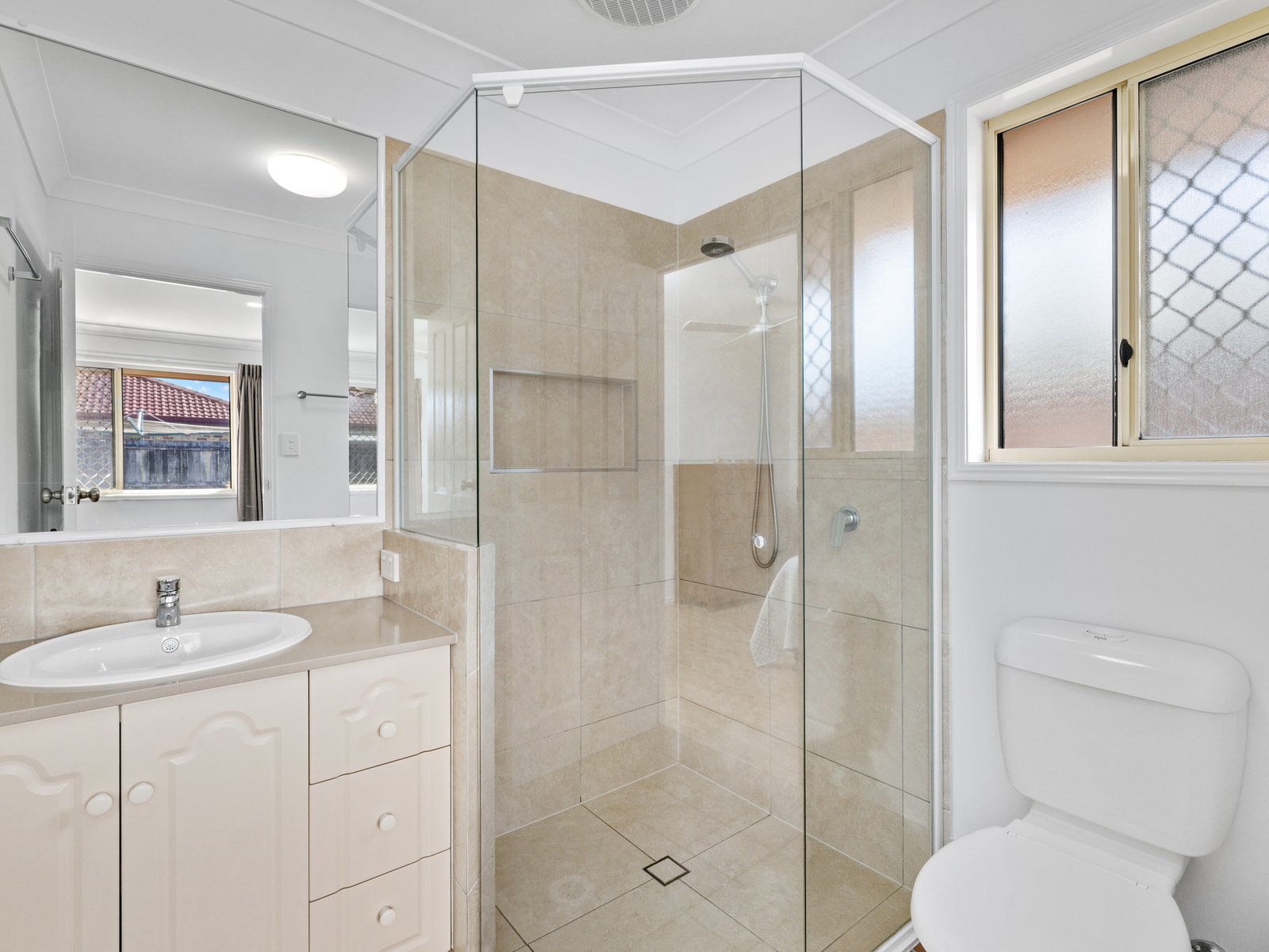 6 Shore Place KINGSCLIFF 12