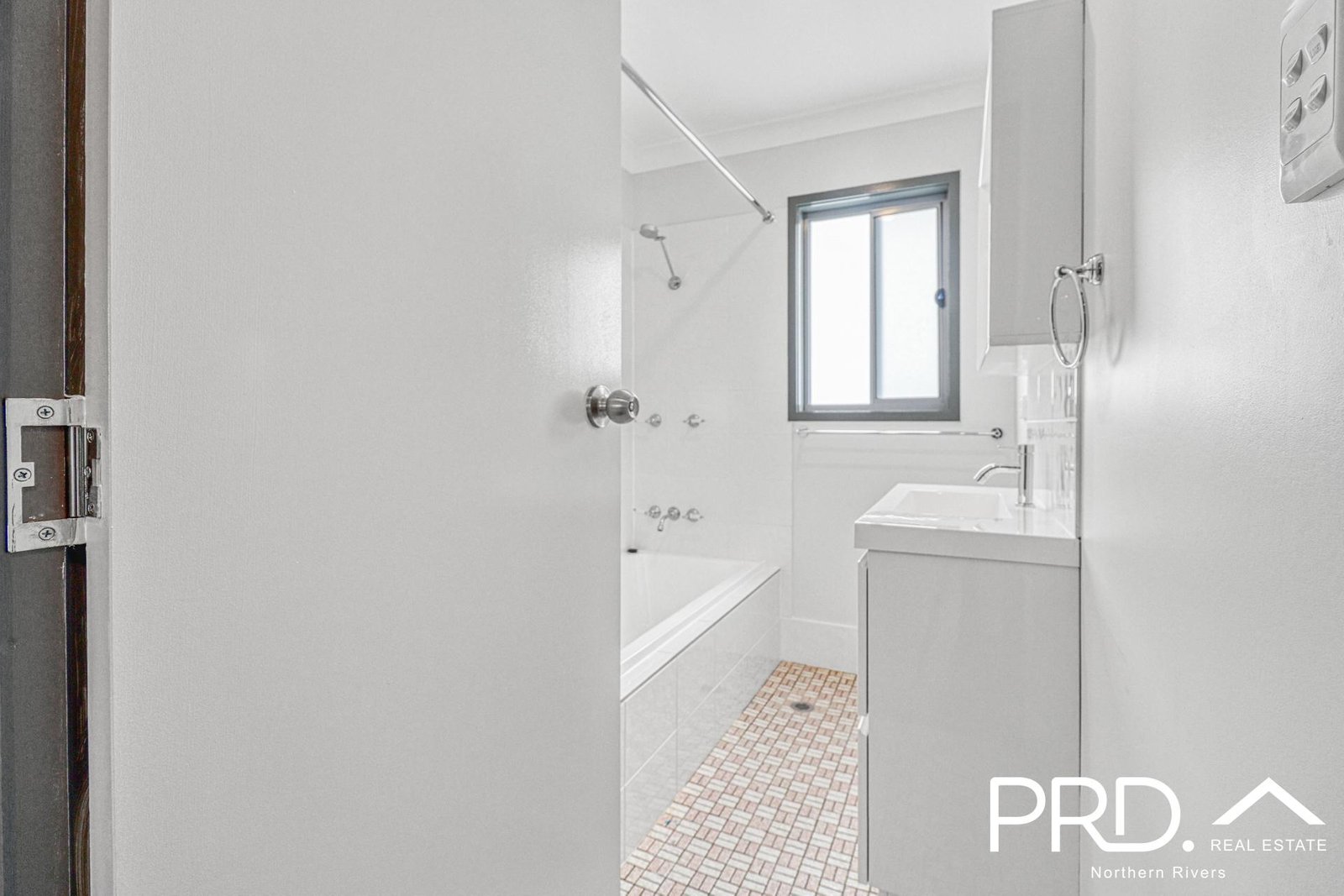 6 Short Street CASINO 24