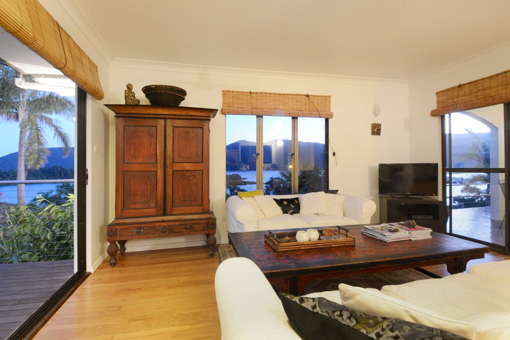 6 Shutehaven Close SHUTE HARBOUR 12