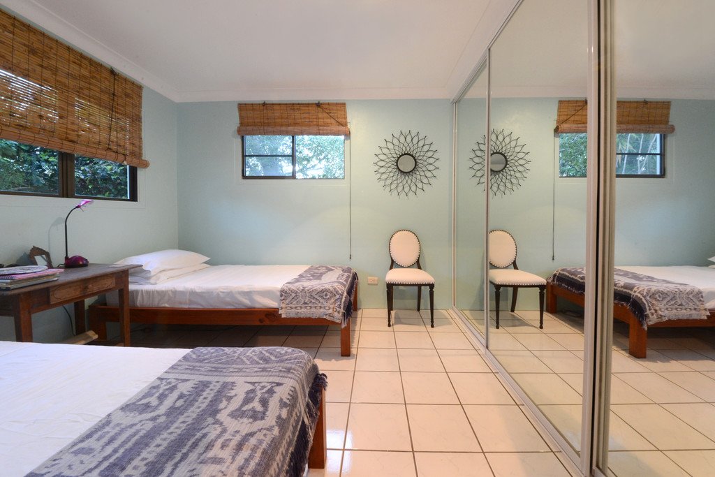 6 Shutehaven Close SHUTE HARBOUR 13