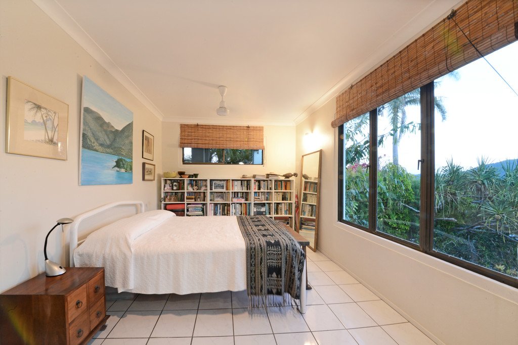 6 Shutehaven Close SHUTE HARBOUR 14