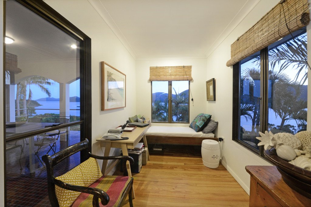 6 Shutehaven Close SHUTE HARBOUR 18