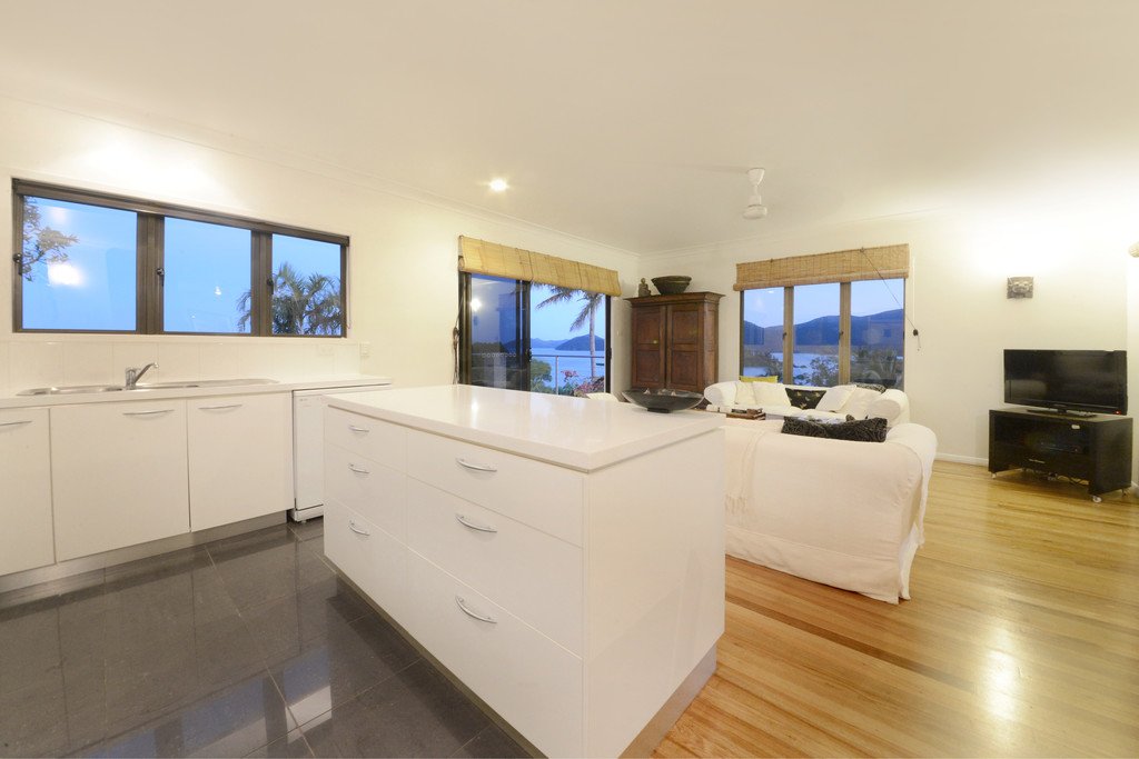 6 Shutehaven Close SHUTE HARBOUR 22