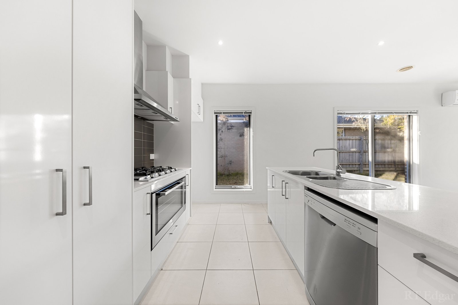 Real Estate and Property in 6 Silvergrass Court, Croydon, VIC