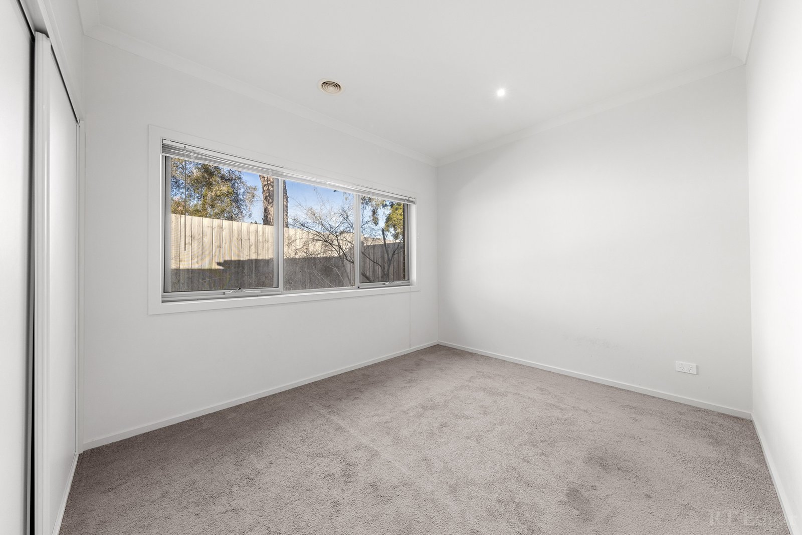 Real Estate and Property in 6 Silvergrass Court, Croydon, VIC