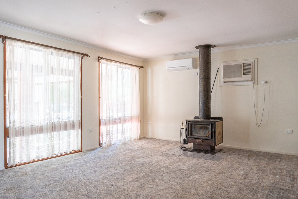 6 Simpson Ave  FOREST HILL 4