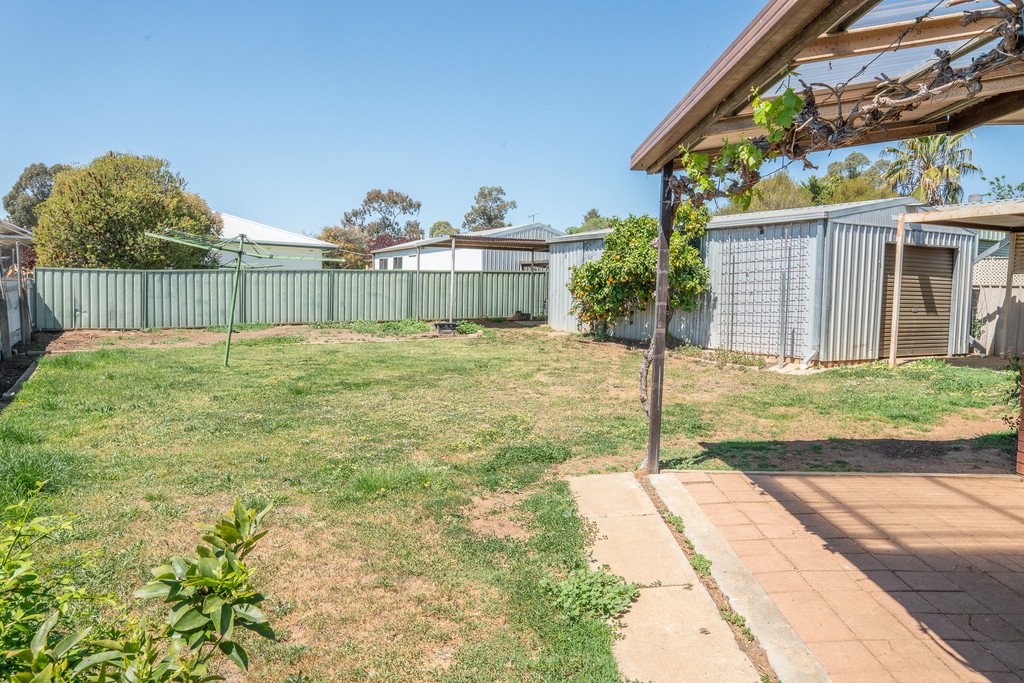 6 Simpson Ave  FOREST HILL 12