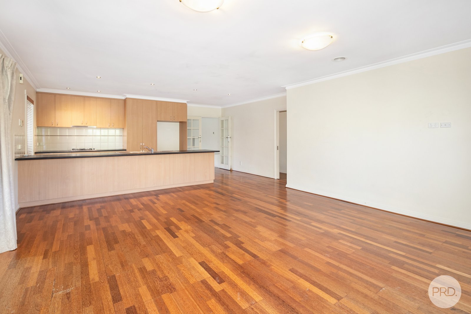 6 St Michaels Place LAKE GARDENS 12