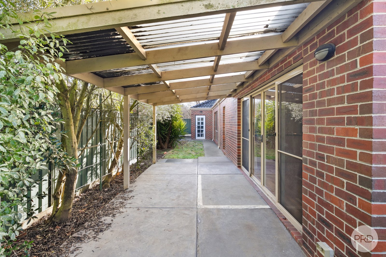 6 St Michaels Place LAKE GARDENS 14