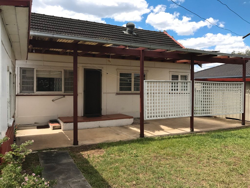 6 Stafford Street KINGSWOOD 9