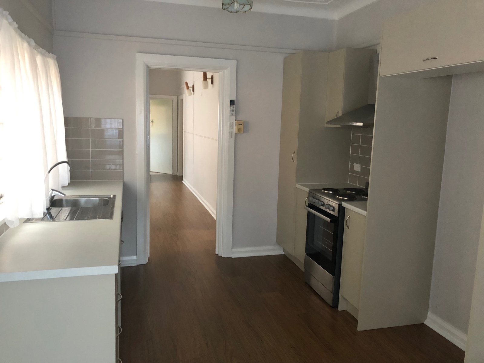 6 Stafford Street KINGSWOOD 1