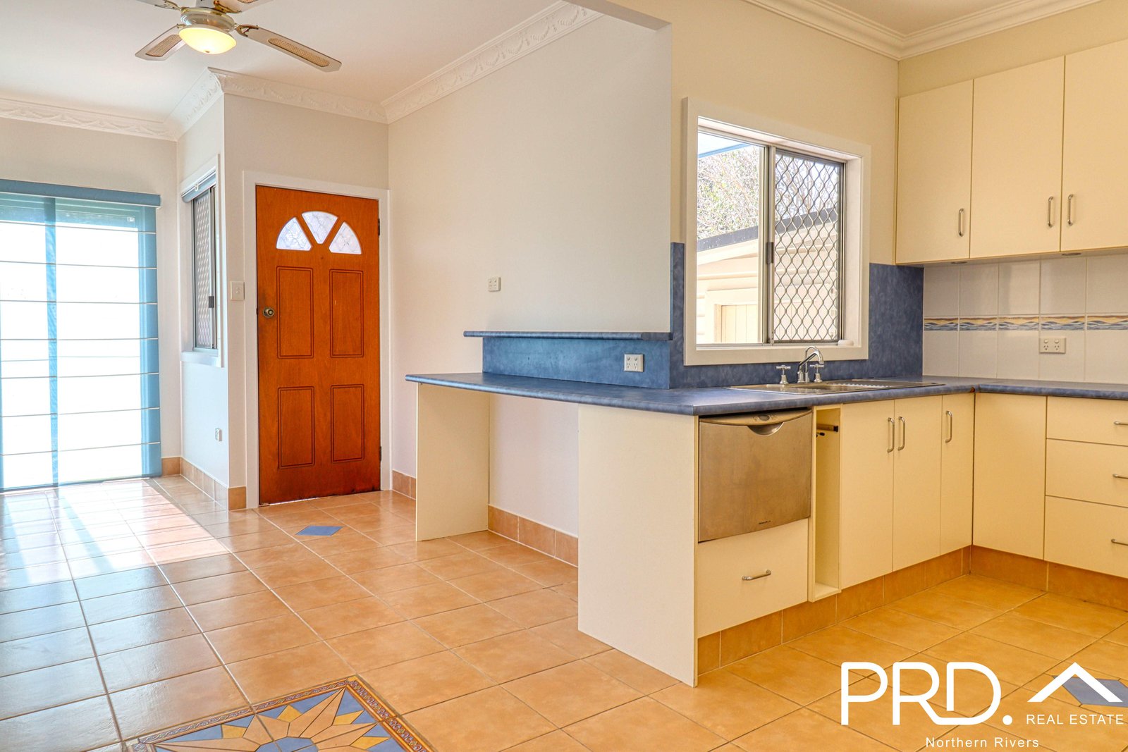 6 Stapleton Avenue CASINO 7