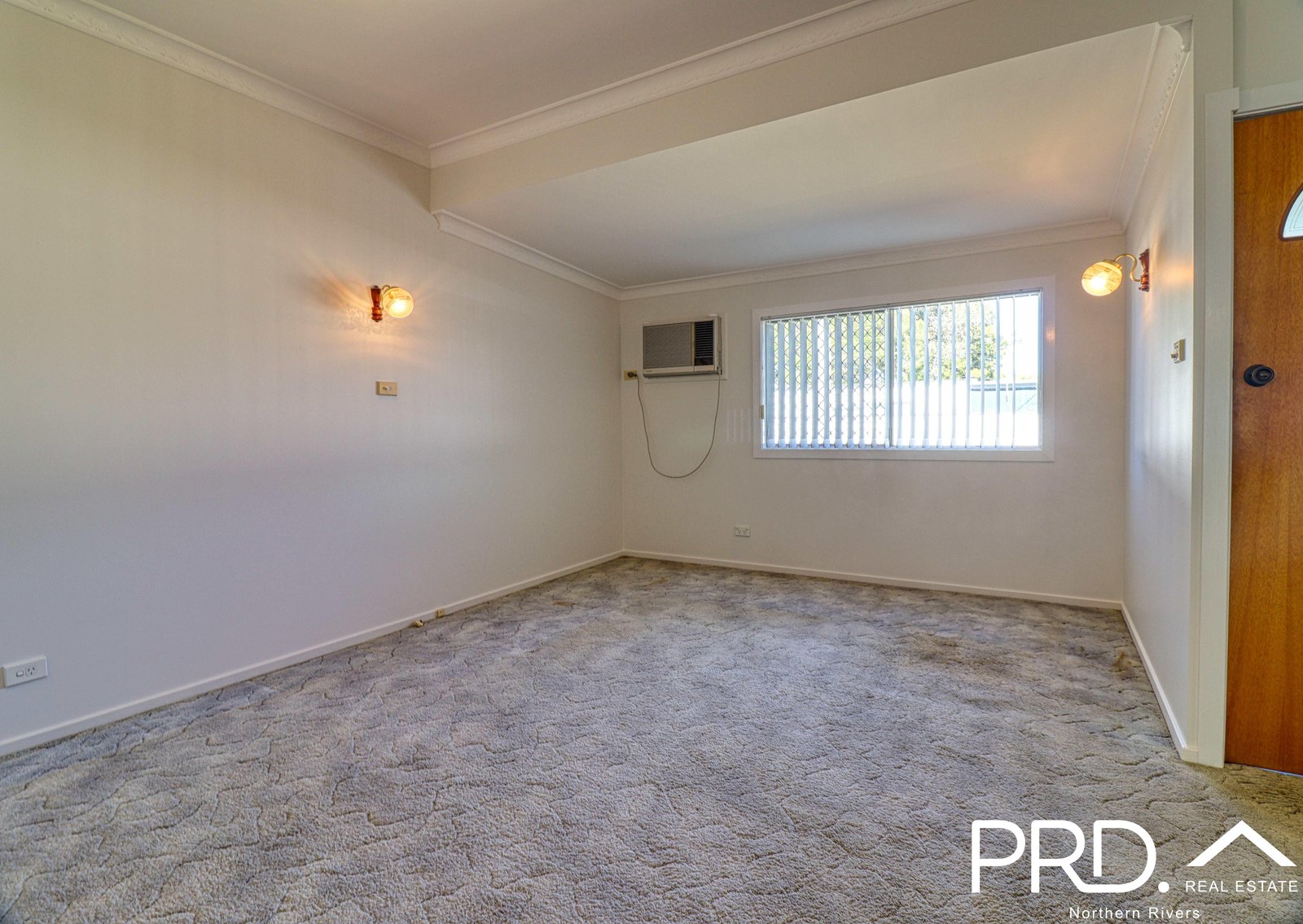 6 Stapleton Avenue CASINO 8