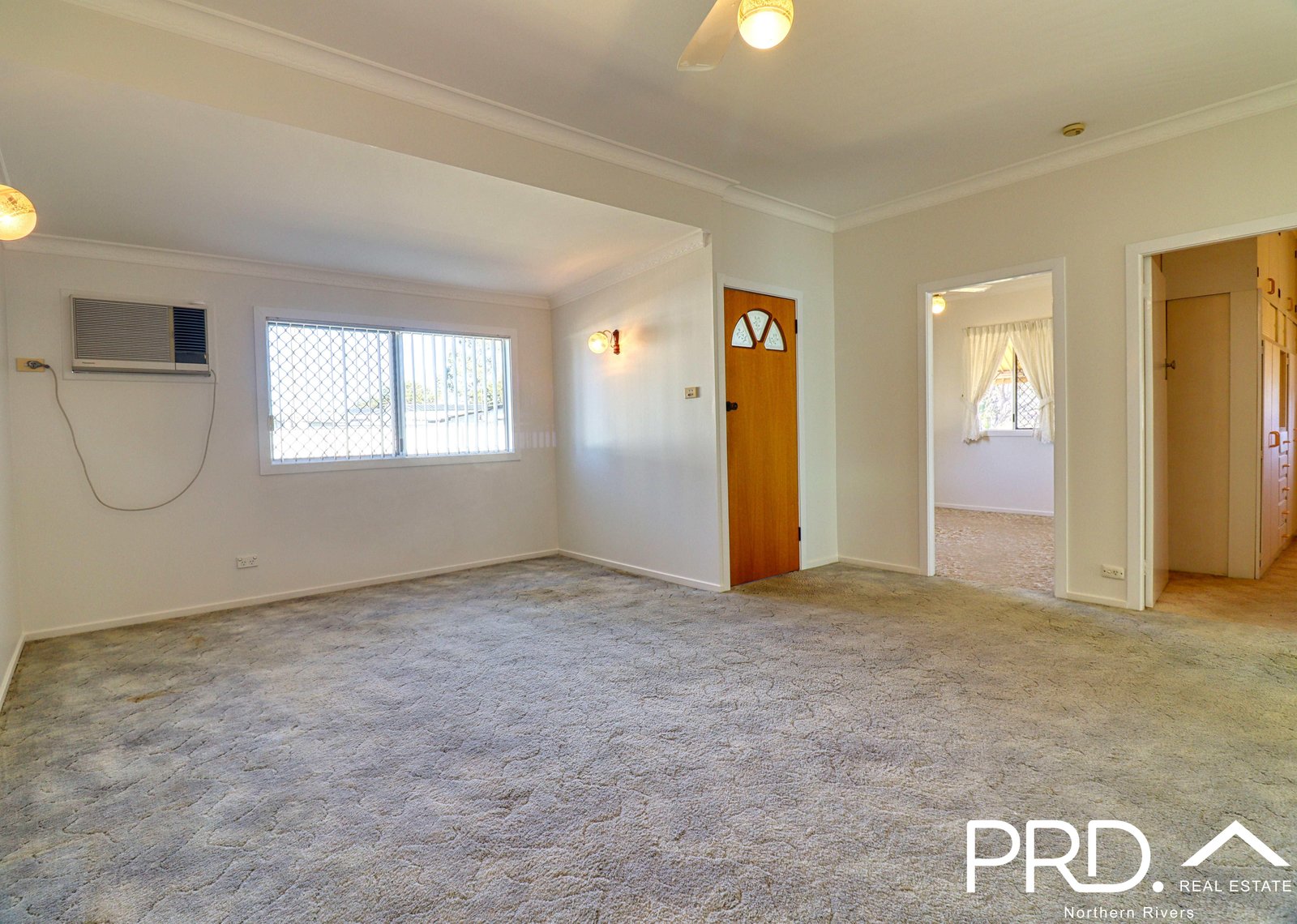 6 Stapleton Avenue CASINO 9