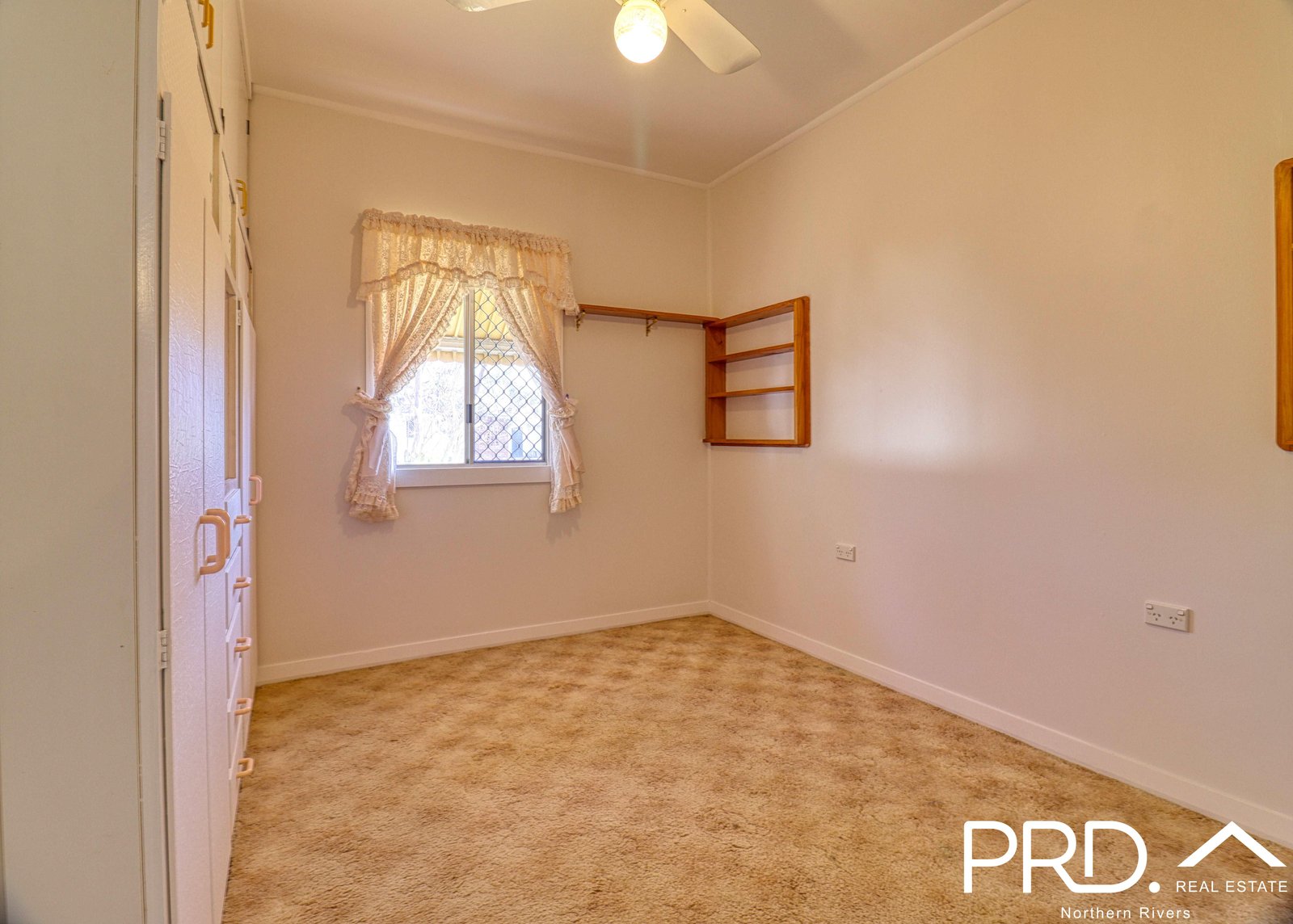 6 Stapleton Avenue CASINO 11