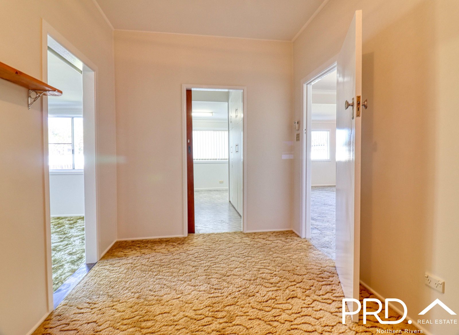 6 Stapleton Avenue CASINO 17