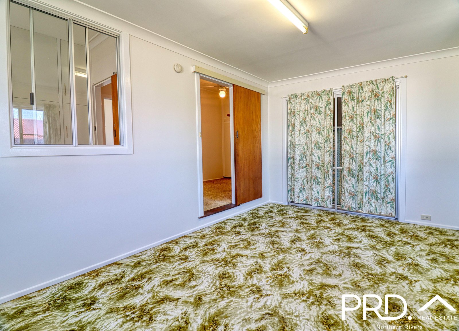 6 Stapleton Avenue CASINO 19