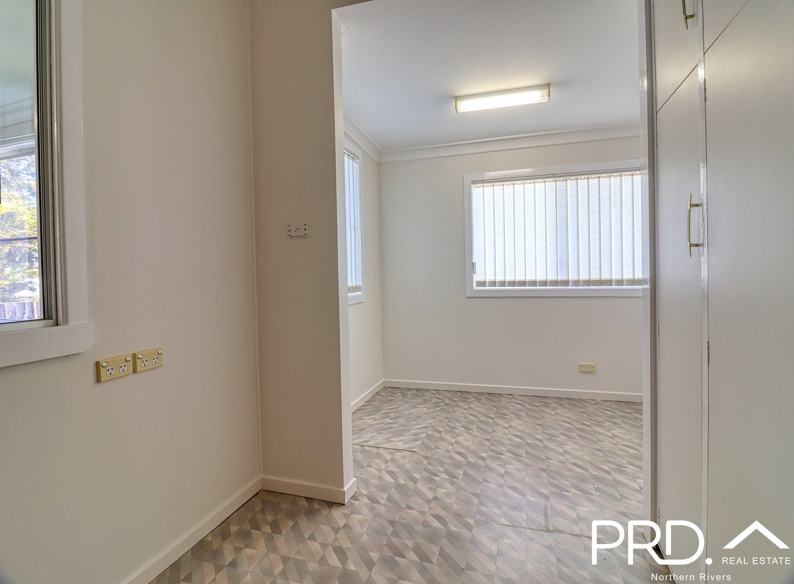 6 Stapleton Avenue CASINO 20