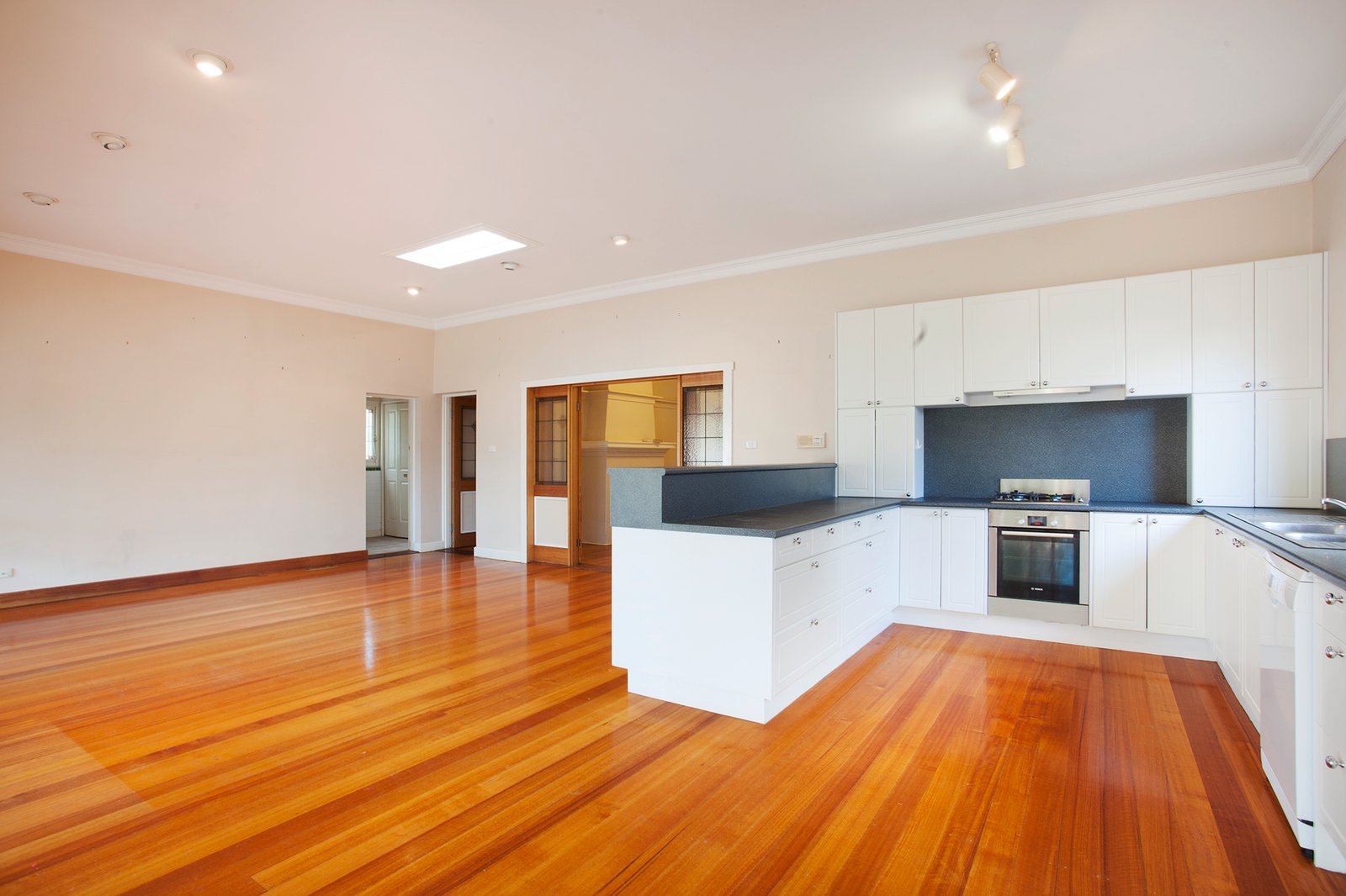 Gallery: 6 Station Avenue