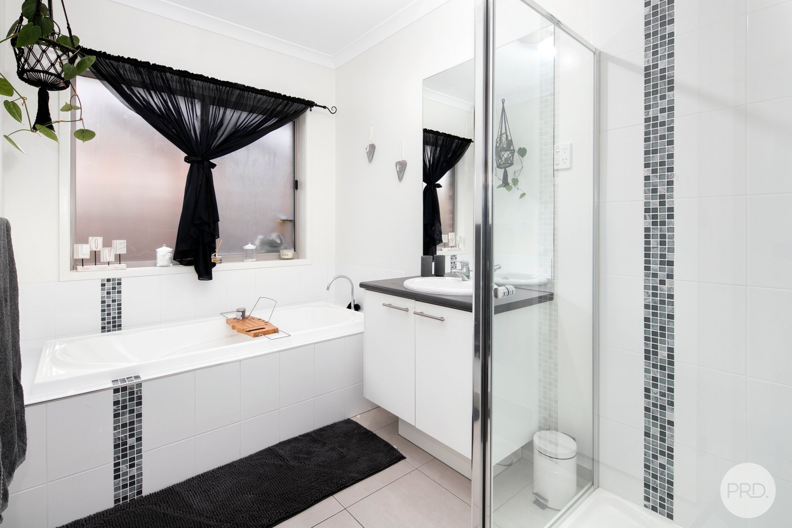 6 Stella Drive DELACOMBE 3