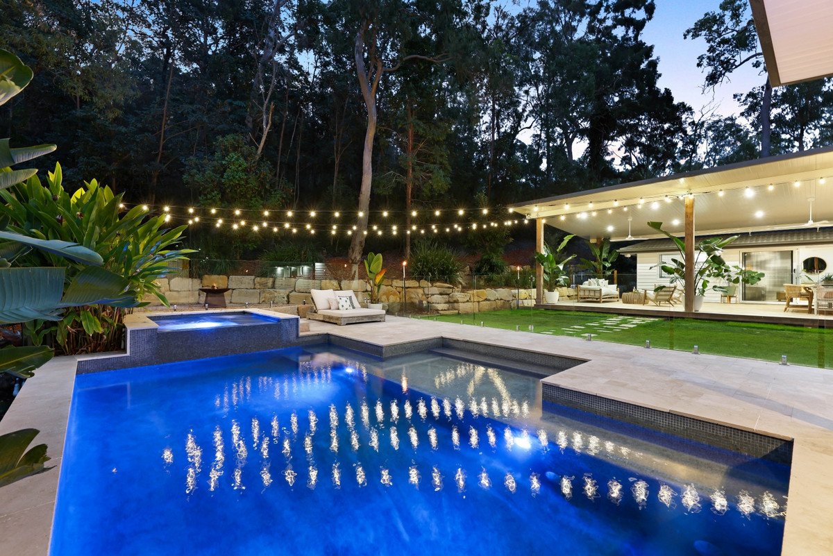 6 Stirling Court Bonogin 18