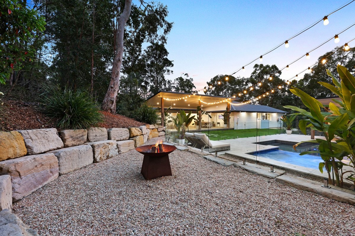 6 Stirling Court Bonogin 21