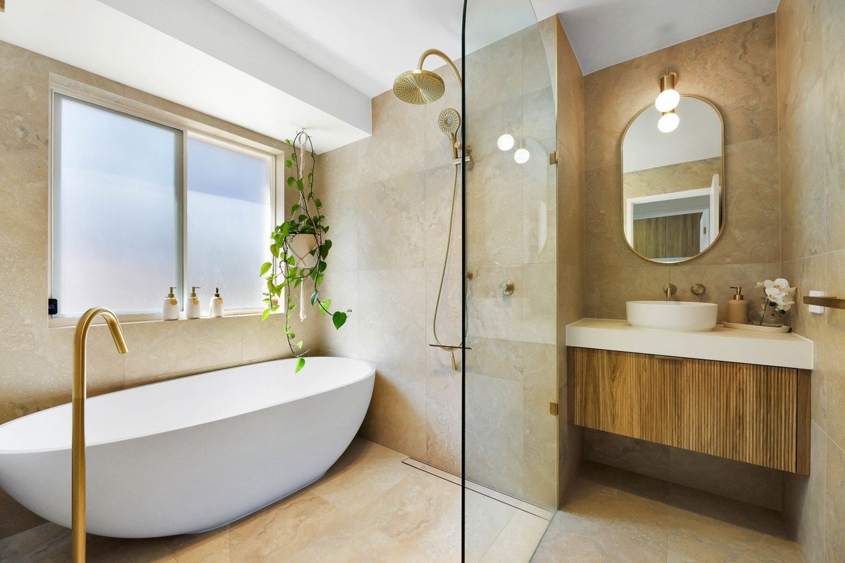 6 Stirling Court Bonogin 30