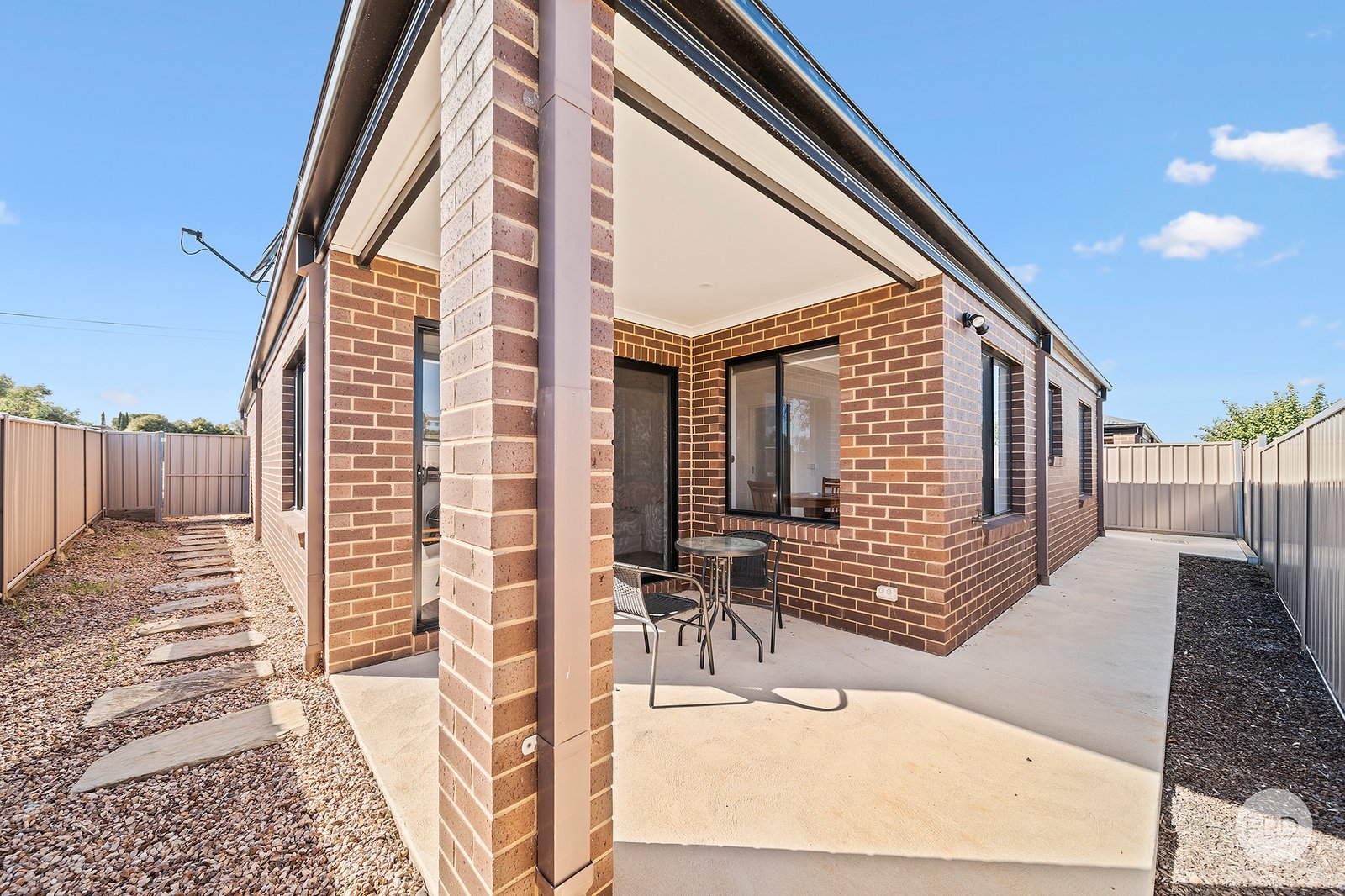6 Stoneham Street GOLDEN SQUARE 10