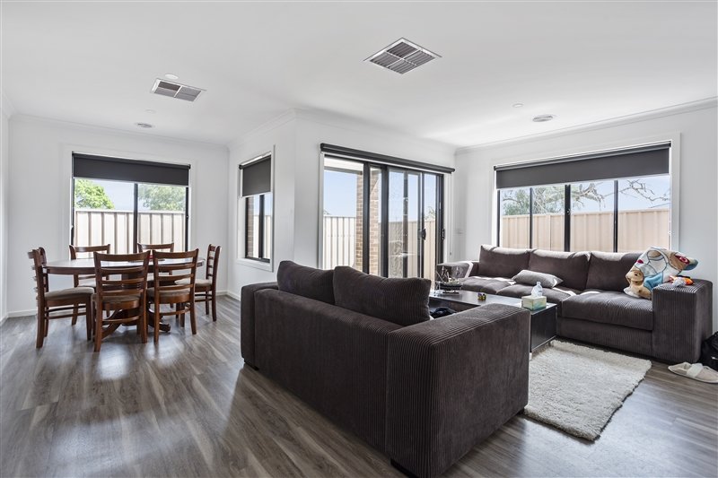 6 Stoneham Street GOLDEN SQUARE 5