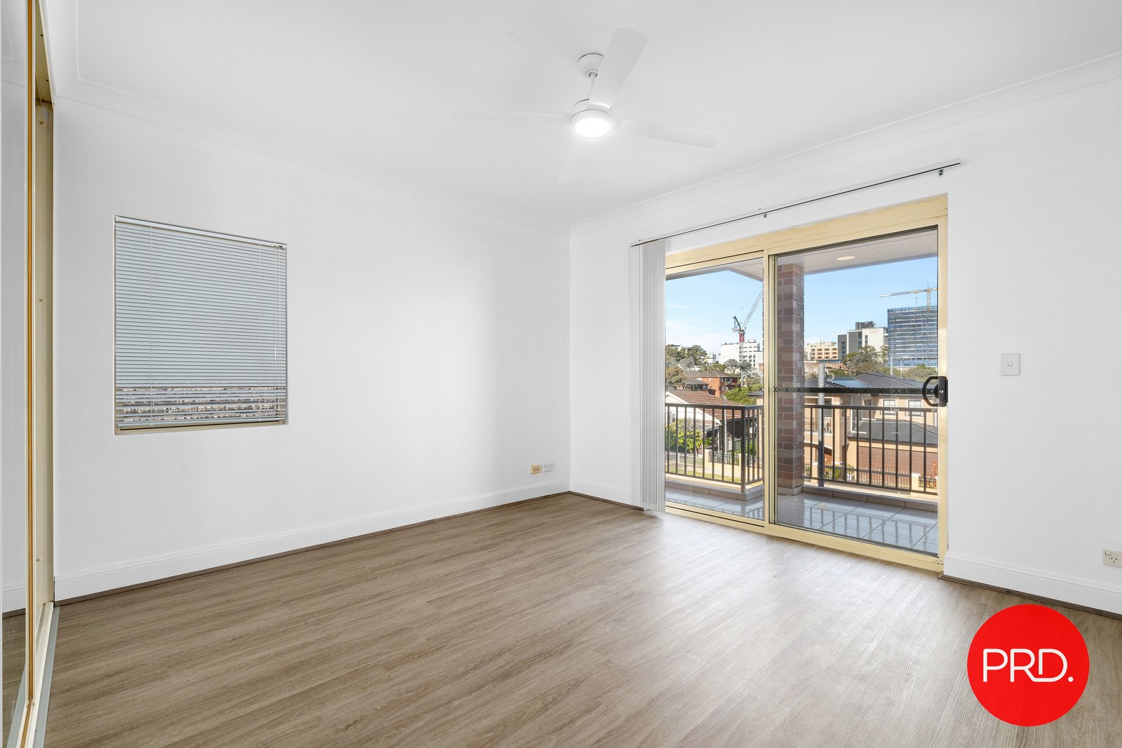 6 Stuart Street KOGARAH 4