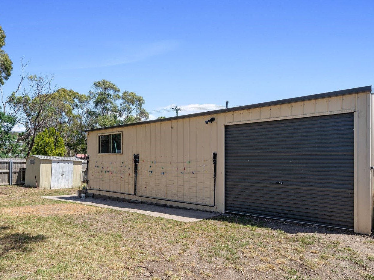 6 Sugarloaf Road RISDON VALE 2