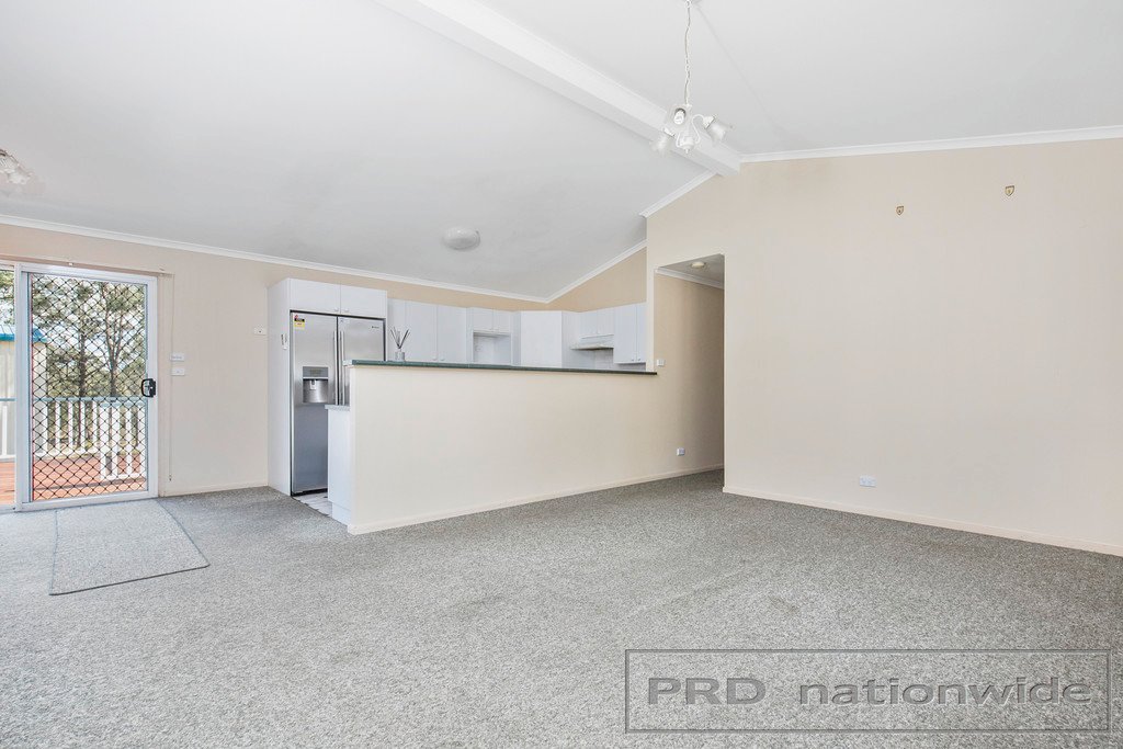 6 Sutton Grove BRANXTON 2