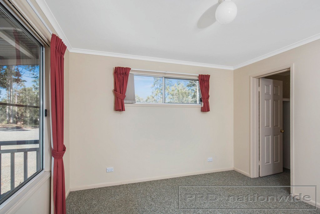 6 Sutton Grove BRANXTON 5
