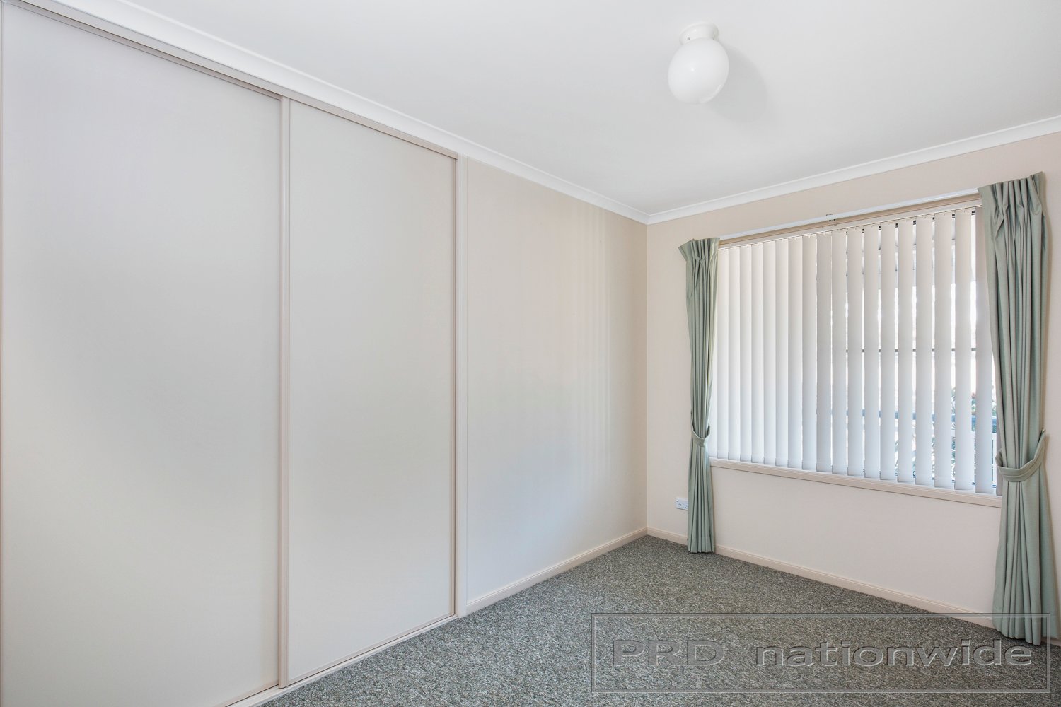 6 Sutton Grove BRANXTON 9