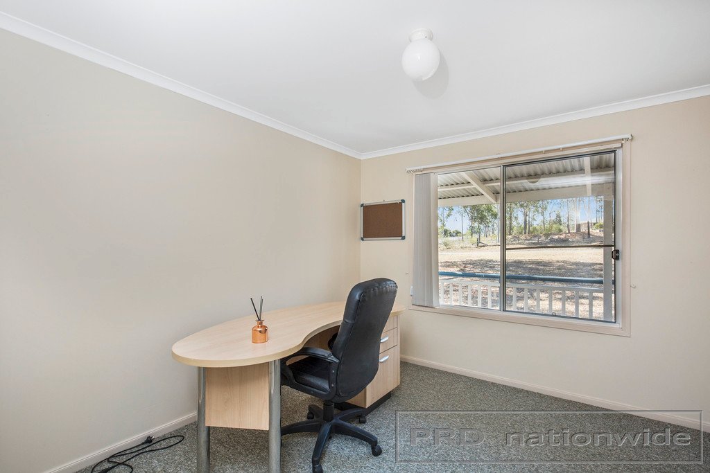 6 Sutton Grove BRANXTON 10