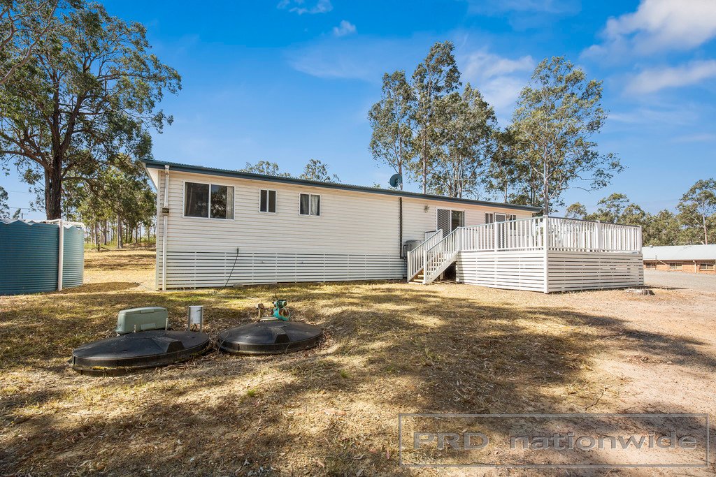 6 Sutton Grove BRANXTON 13