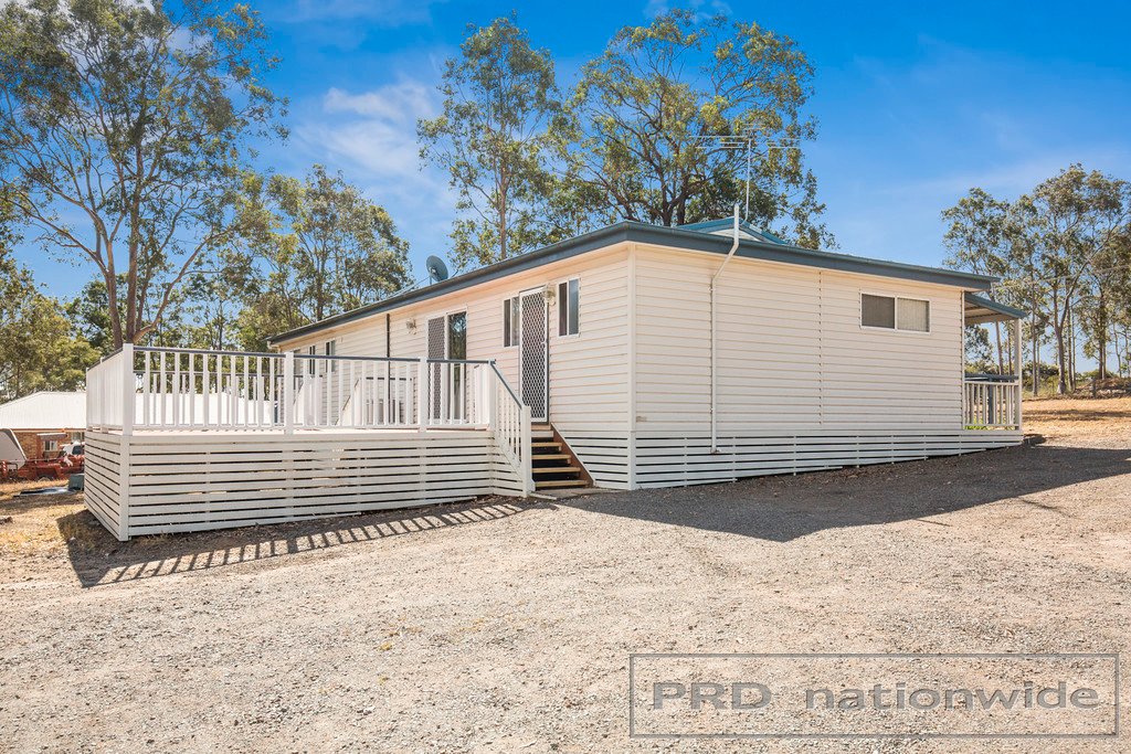 6 Sutton Grove BRANXTON 15