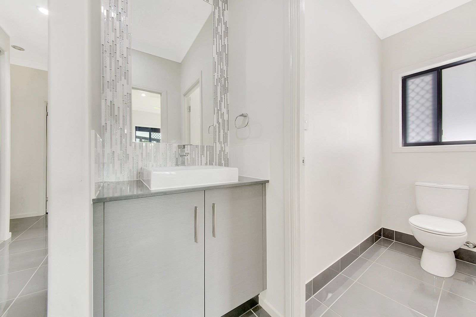 6 Swagman Drive BENARABY 12