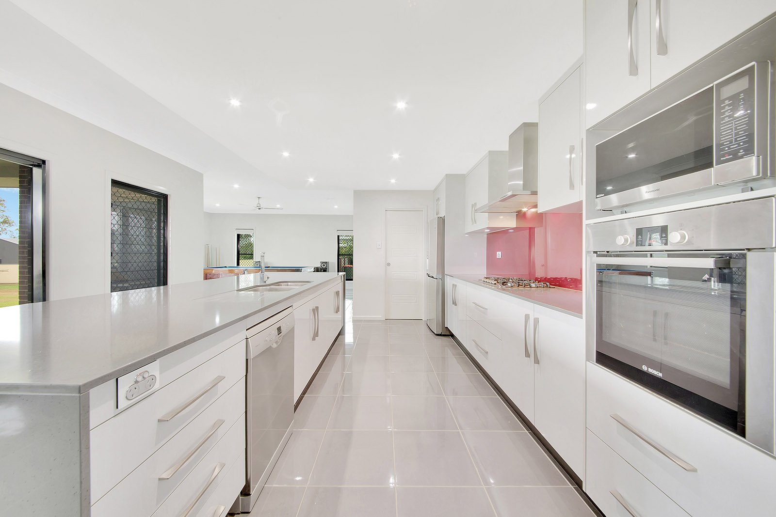 6 Swagman Drive BENARABY 14