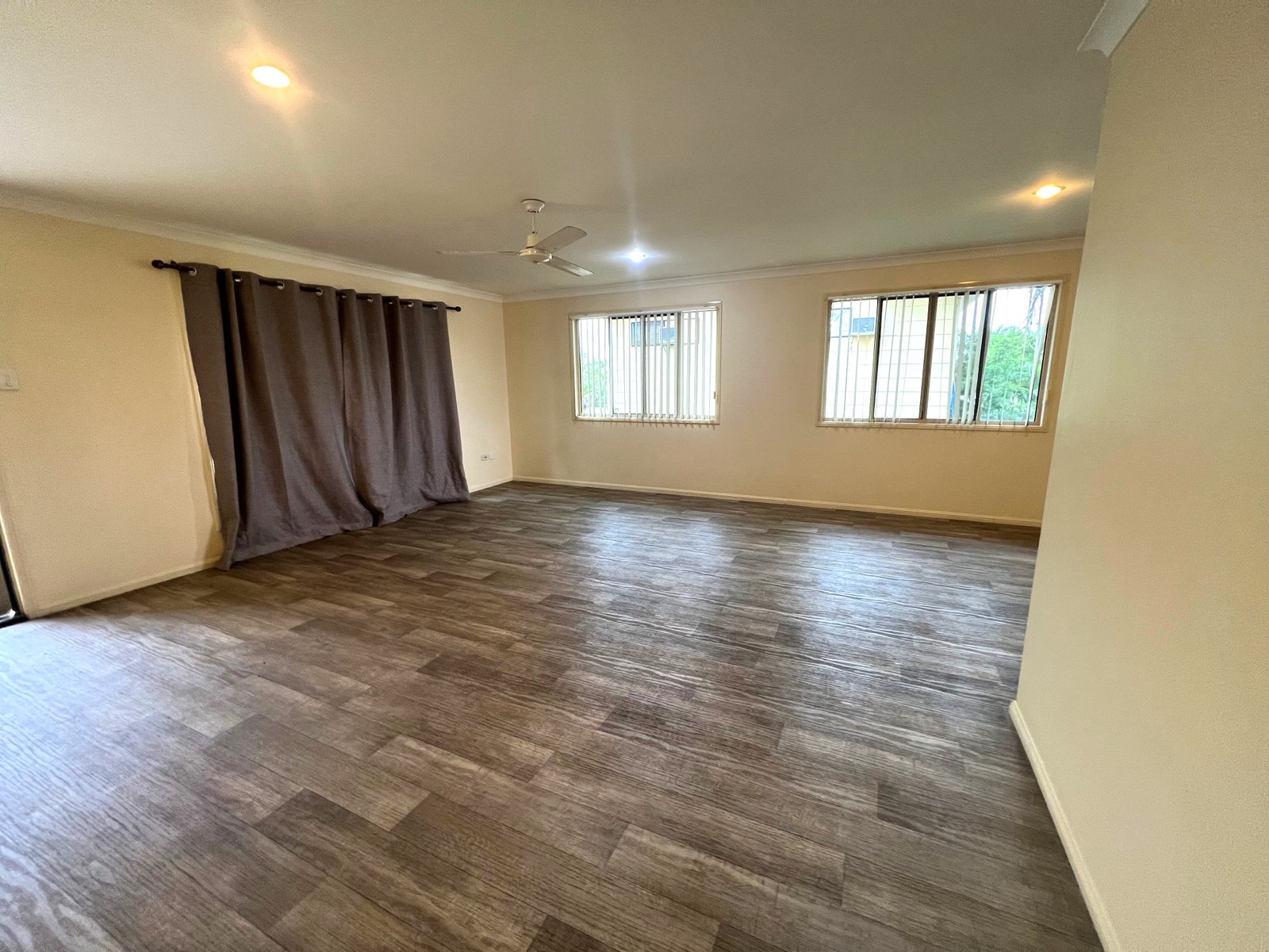 6 Swains Court BOYNE ISLAND 2