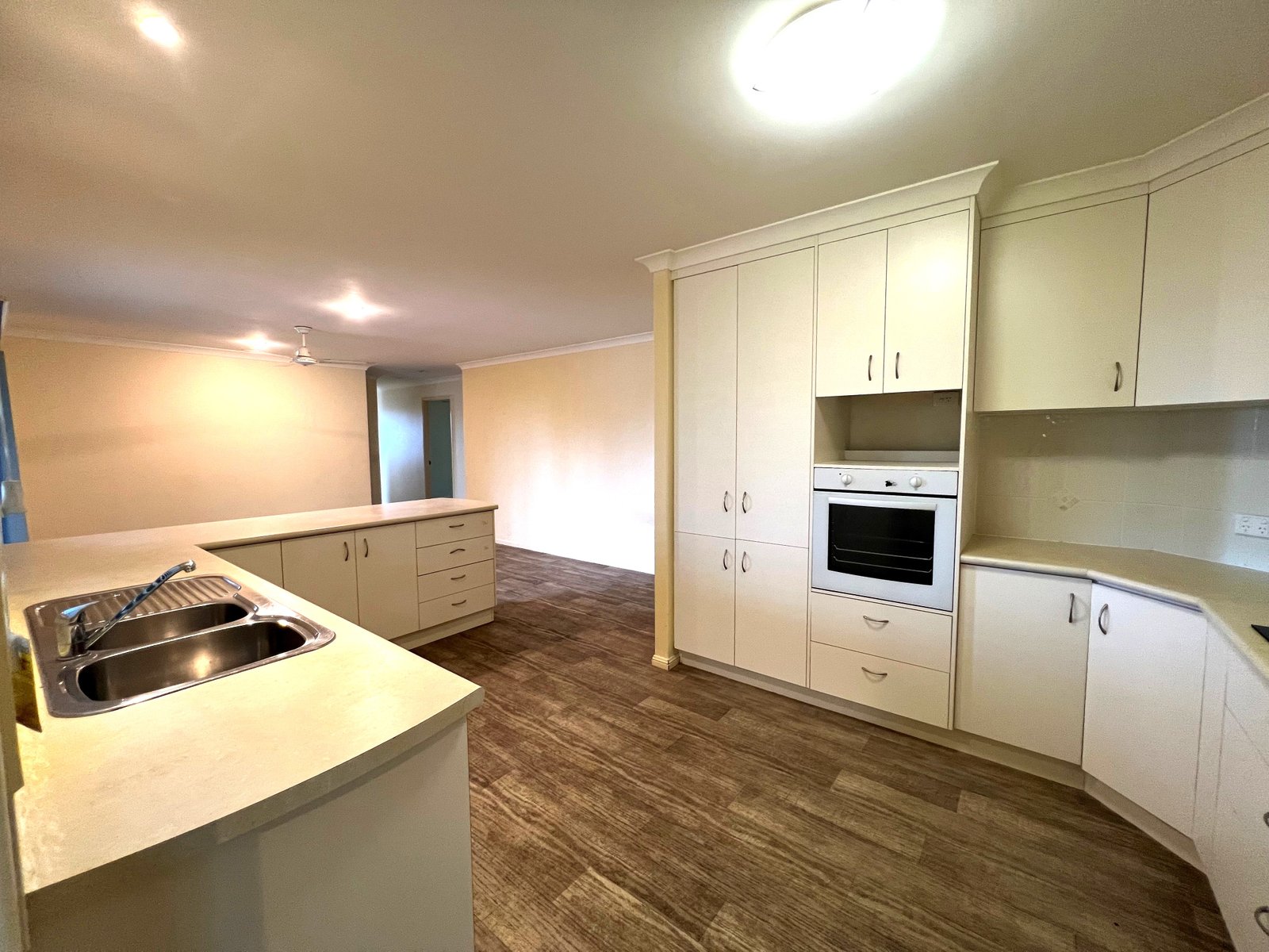 6 Swains Court BOYNE ISLAND 4