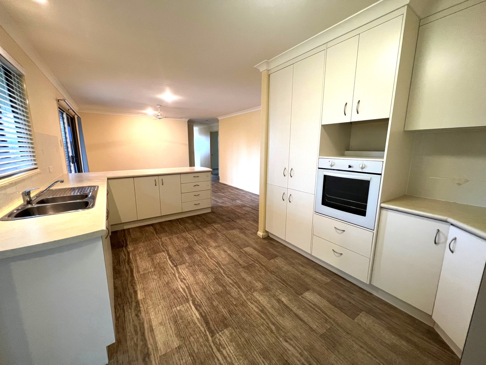 6 Swains Court BOYNE ISLAND 5