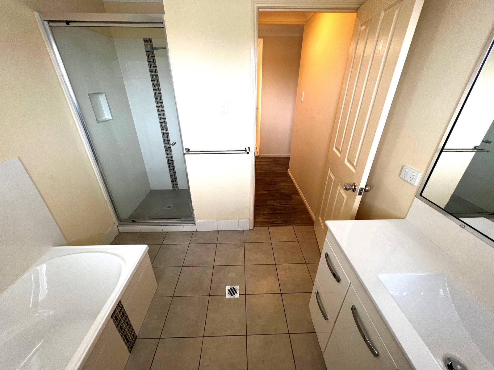 6 Swains Court BOYNE ISLAND 6