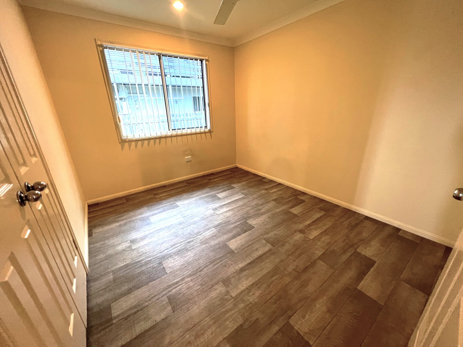 6 Swains Court BOYNE ISLAND 12