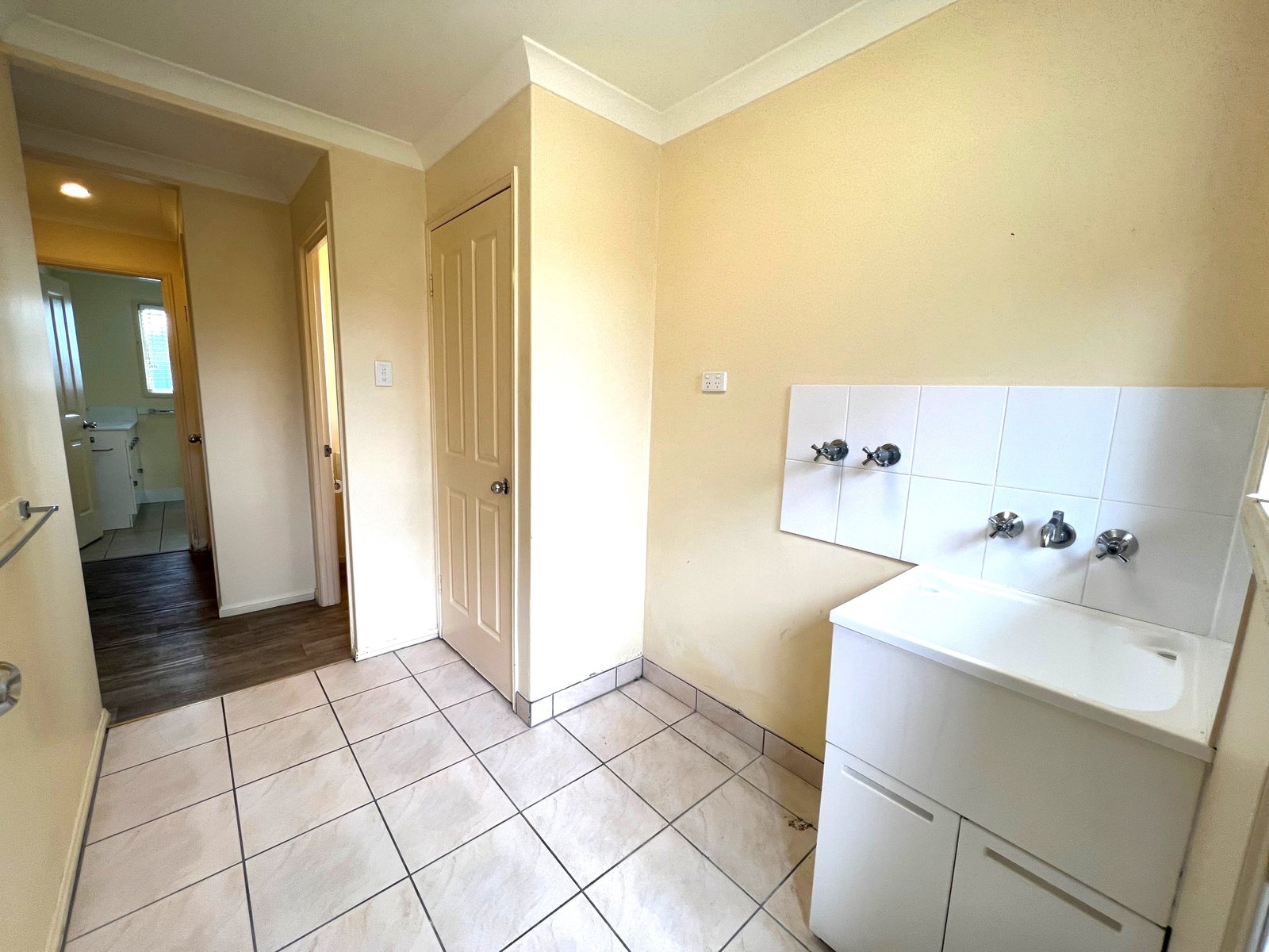 6 Swains Court BOYNE ISLAND 13